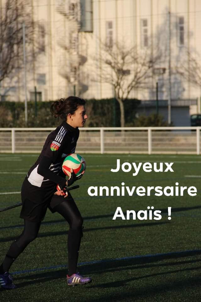 Aujourd'hui nous fêtons l'anniversaire de la seule, l'unique Anaïs, alias Begolaïra, la poissonniere de Menil-Montant, ielosubmarine, la terreur des cours de récré, la mère juive, Dame Carcas.

(Ça fait très Daenerys Targaryen ces noms ^^)