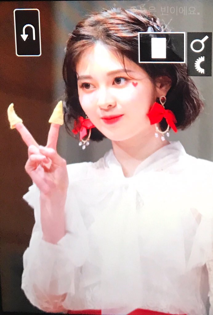 bincos0713's tweet photo. 190510 상암 팬싸 예빈 프리뷰

백예빈😭😭😭😭😭

#DIA #다이아 #백예빈 #예빈 #Yebin @dia_official #우와 #WOOWA https://t.co/Q1IL1P27Xm