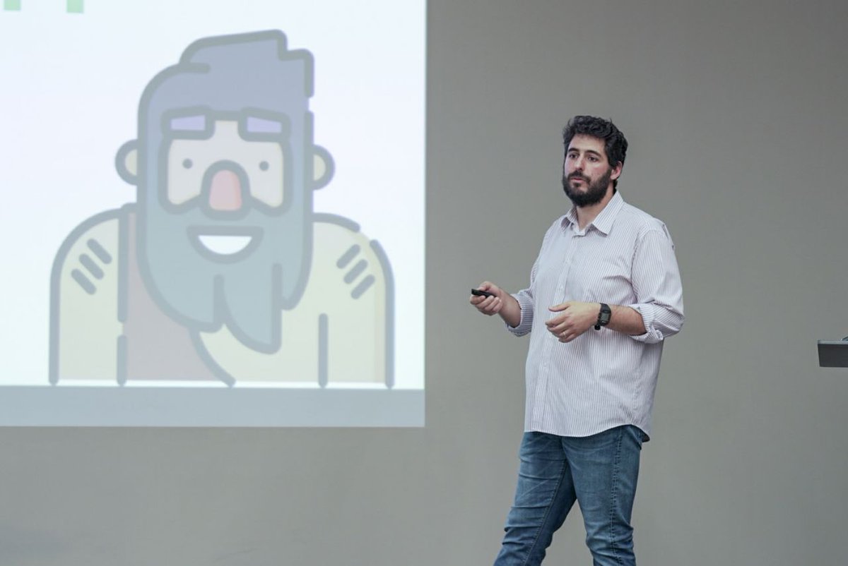Last but not least, it's amazing to see <a href="/fracassi_marco/">Marco Fracassi</a> on stage at <a href="/AgileBolzano/">Agile Venture Bolzano</a> #avbz