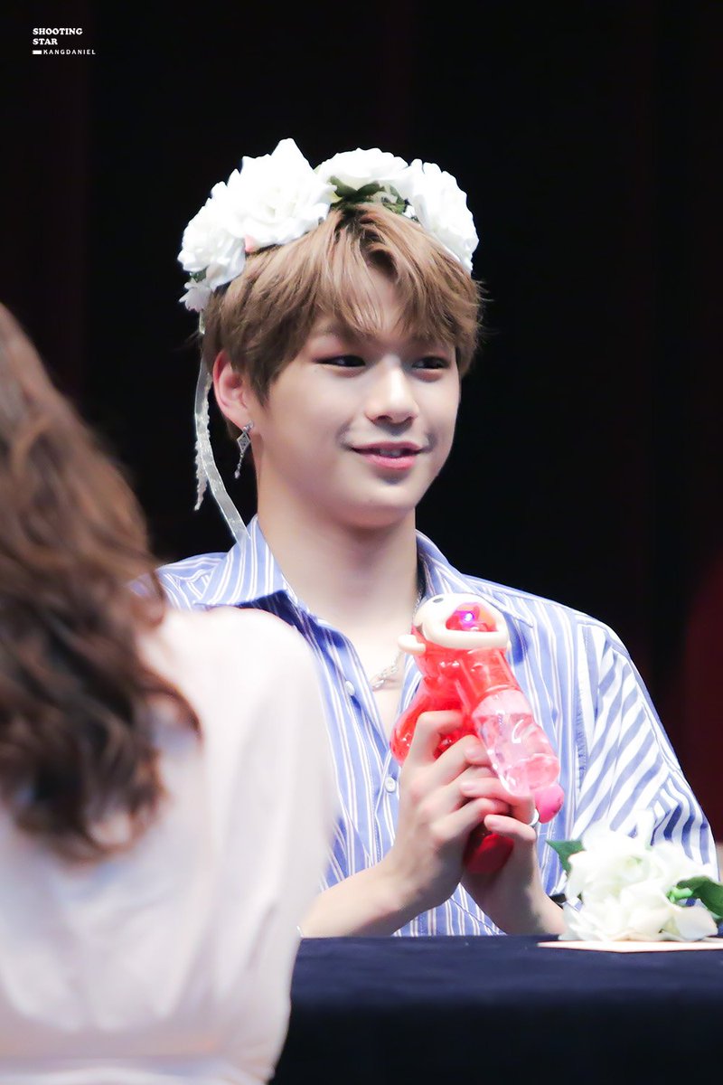 SS_961210's tweet photo. 신인가수 강다니엘❤
앞으로 웃을 일만 가득할꺼야😊
#강다니엘 #KangDaniel https://t.co/SxaAtNQ3Yl