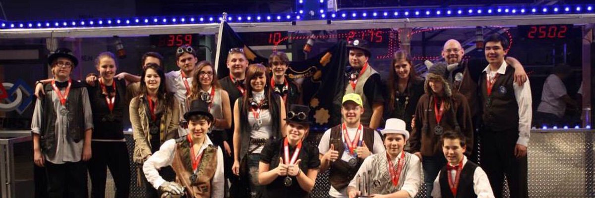 FRC4531's tweet photo. Flashback Friday! Our team in 2014 vs 2019. We love to see how our team changes over the year and how many of our students come back to mentor! Can you find which two Alumni came back to mentor in 2019? https://t.co/S72LiuJtVU