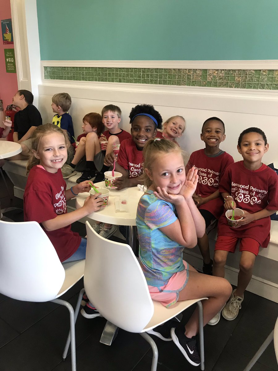 We are having a great start to our PBIS reward field trip! First stop was <a href="/sweetFrog/">sweetFrog</a>! Now to the park! <a href="/GlenwoodPrimary/">Glenwood Primary School</a>