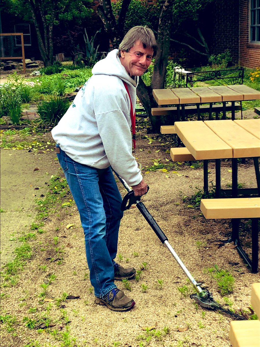 VeroBullard's tweet photo. This is who we are! Our amazing Mark Dungan (retired two years ago) comes back to LHE to continue to take care of our courtyard. ♥️ #OnceaWildcatAlwaysAWildcat #RISDgreatness #lherocks #risdconnects https://t.co/MX0oWCs80o