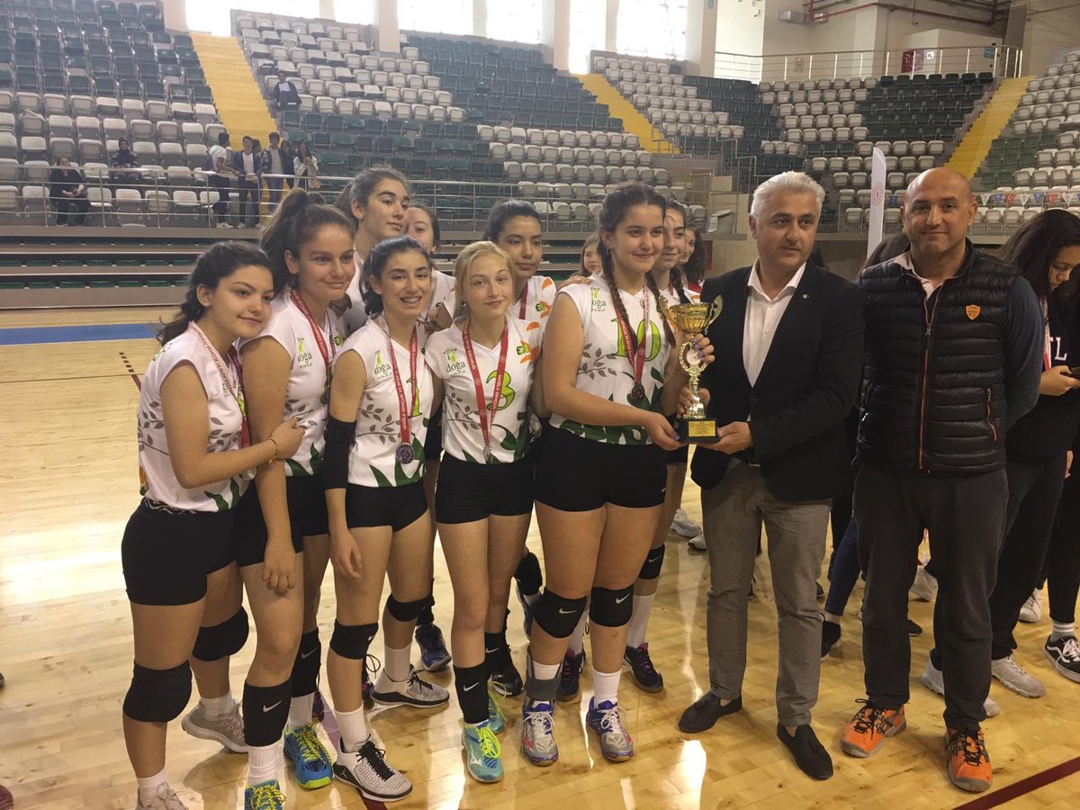 BodrumDoga's tweet photo. Bodrum Doğa Koleji Genç B voleybol takımımız Muğla bölgesinde 2. olmuştur. Ögrencilerimizi ve Öğretmenlerini tebrik ediyoruz.@ufukkdnz @DogaOkullari @KvancBarlas @TijenK @AliRizaLule https://t.co/IjrEwf79Rd