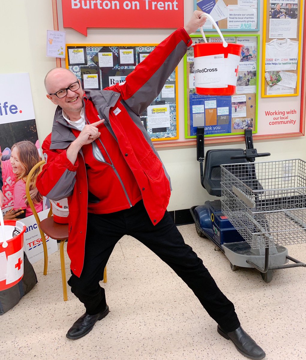 Channeling my inner Usain for #RedCrossWeek #BigBucketShake <a href="/BritishRedCross/">British Red Cross 🧡</a> #PowerOfKindness