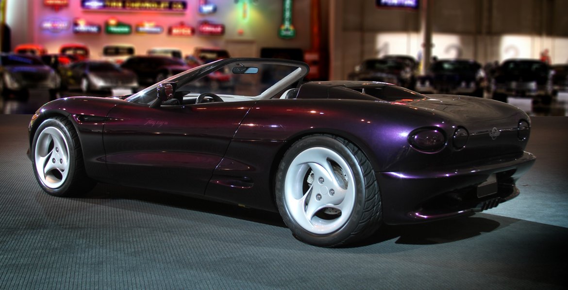 gmbeatonline's tweet photo. "The 1992 #Corvette Stingray Concept was developed as an internal design challenge to combine classic Corvette cues with surprisingly high-tech features, modern materials, and a striking new appearance," says @GM. #FlashbackFriday #Chevrolet #GMBfeatures https://t.co/9QTSCuLyNJ https://t.co/pmftUqLGSk