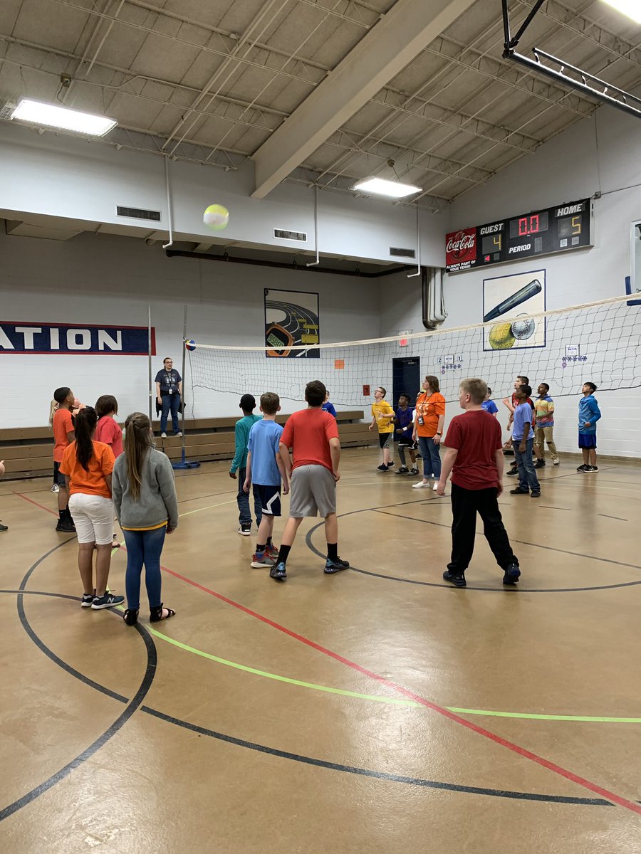 creid000's tweet photo. Ross students were able to earn over 1,000,000 points this year. They had fun at the House Breakfast today! @clevecityschool @RossRockets #gobeyondccs https://t.co/IMQWhSPQpN