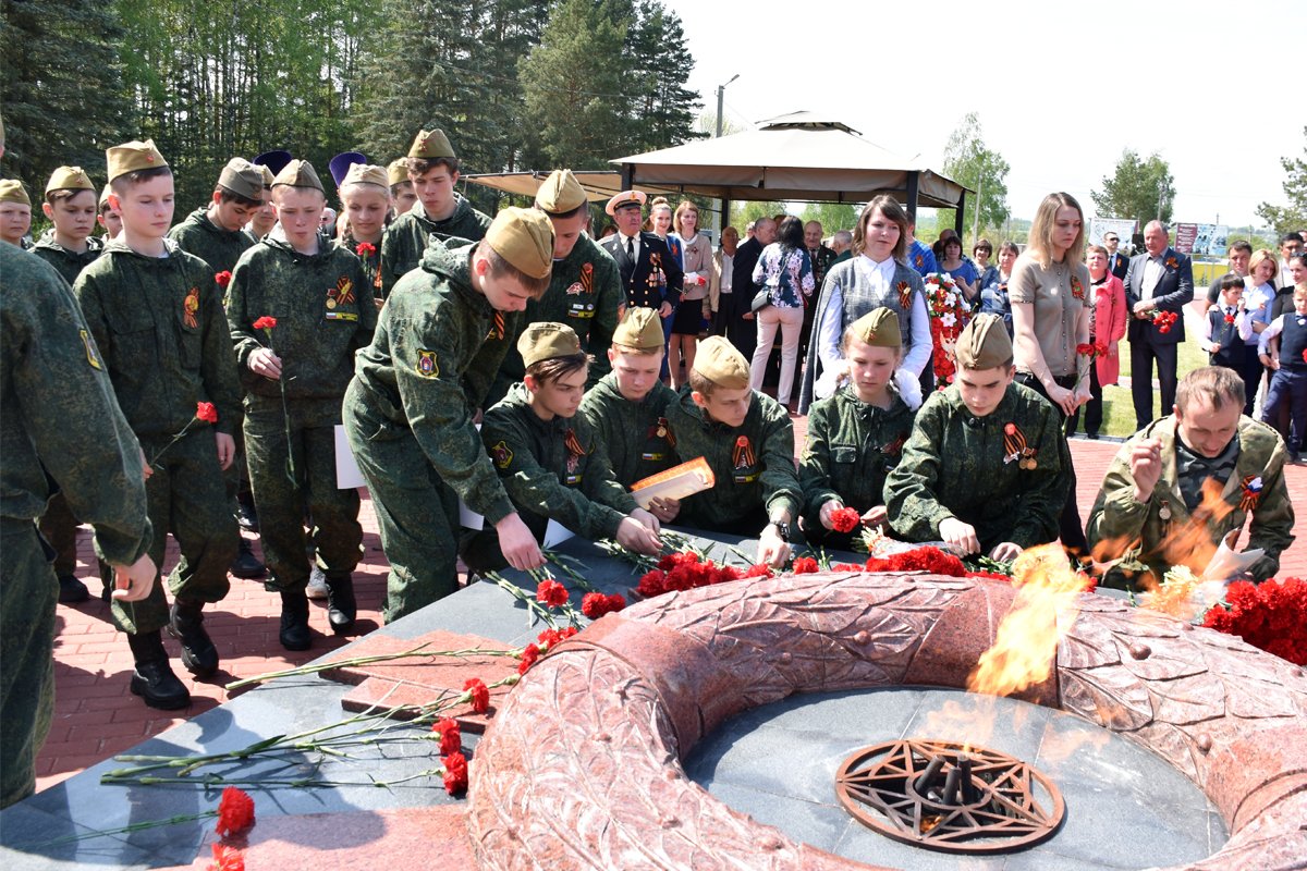 belevschool4's tweet image. Мы помним. Мы гордимся.

Школьный поисковый отряд "Белёвский рубеж" принял участие в закрытии весенней Вахты Памяти на Кургане Бессмертия.