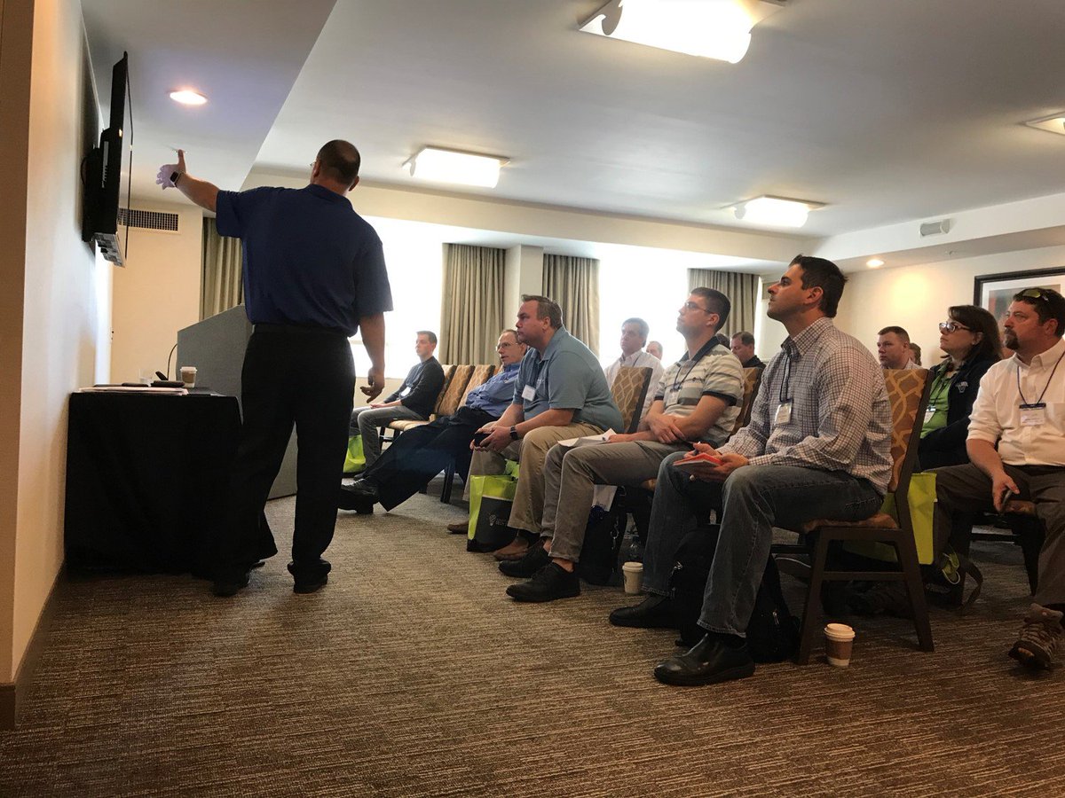 KendalArraya's tweet image. RT ArrayaSolutions: Check out Chuck Keissling, our Cloud and Workspace Director, sharing some wisdom with attendees during last year's #ArrayaTechSummit! #Arraya20