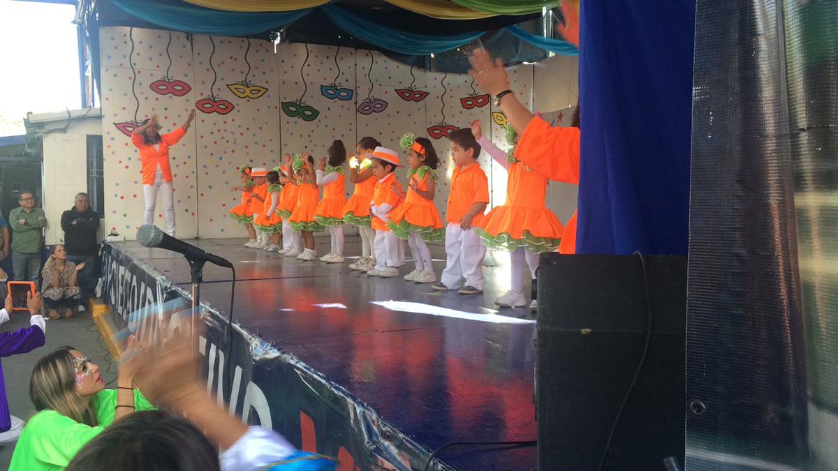 ReimsOficial's tweet photo. ¡FELICIDADES MAMÁ REIMS!
👏🏻 #RMSCARNIVAL #EventoReims 🎉 🎊 🤹🏻‍♀️ 🎪 🎢 🎡 💃🏻 🕺🏻 🎉 🎈 🎭 

¡Comparte tus fotos con nosotros! https://t.co/jCTKIcK8ZF