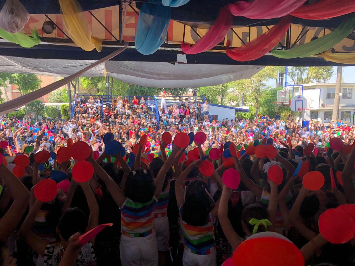 ReimsOficial's tweet photo. ¡FELICIDADES MAMÁ REIMS!
👏🏻 #RMSCARNIVAL #EventoReims 🎉 🎊 🤹🏻‍♀️ 🎪 🎢 🎡 💃🏻 🕺🏻 🎉 🎈 🎭 

¡Comparte tus fotos con nosotros! https://t.co/jCTKIcK8ZF