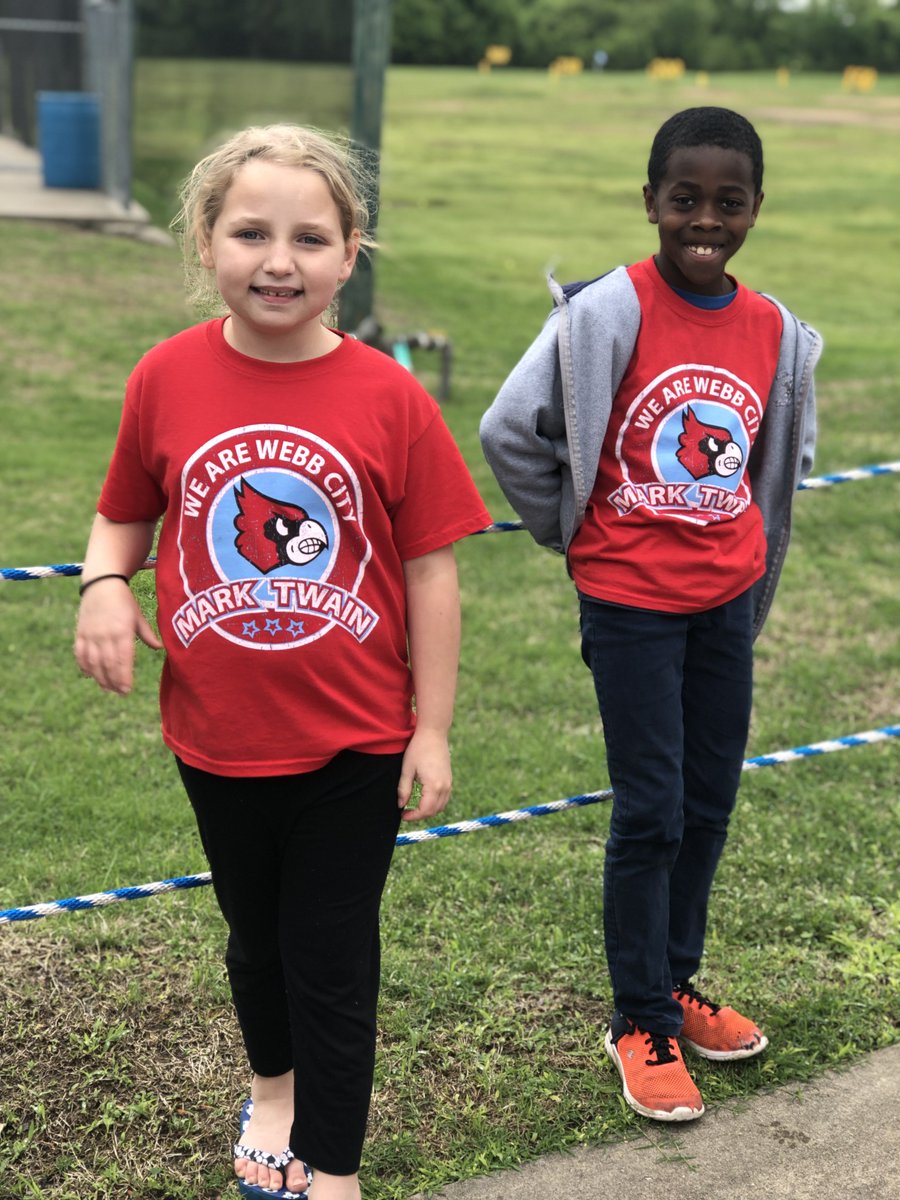 MarkTwainWC's tweet photo. Mark Twain students went miniature golfing today as a reward for working hard on the MAP test! https://t.co/HSHb1DCUvK