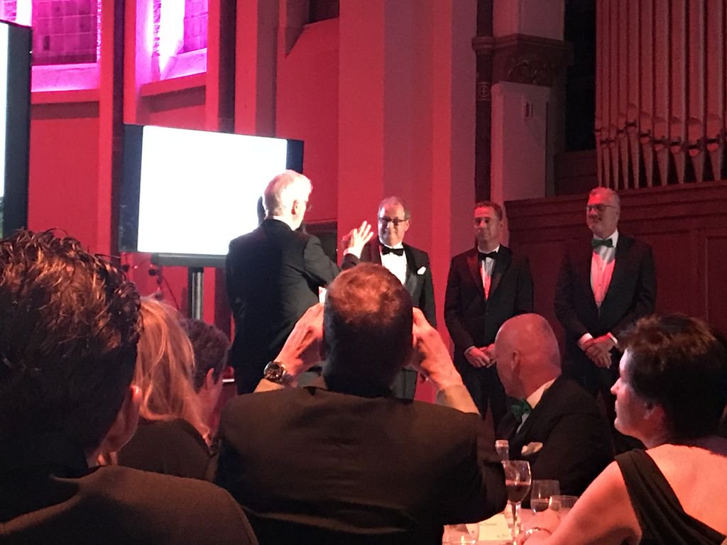 Nu bij de verkiezing van duurzaamste onderneming van de Gemeente Moerdijk. Van de drie toppers in de Gemeente Moerdijk heeft Bras Fijnaart gewonnen. Gefeliciteerd allemaal en in het bijzonder Bras Fijnaart!