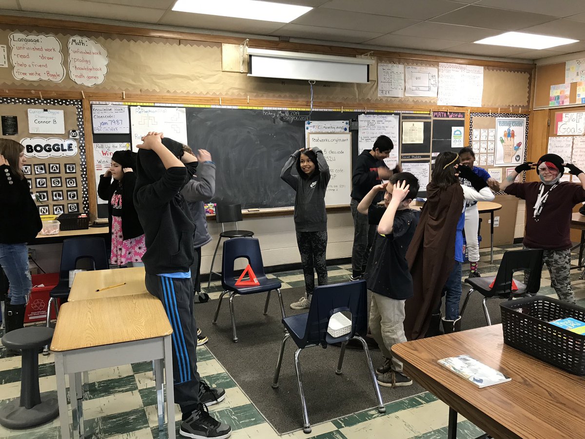 CoronationCougs's tweet photo. #Fitweek2019 Head, Shoulders, Knees, and Cones in 5/6 Fregni today. https://t.co/ygKyolqhYF