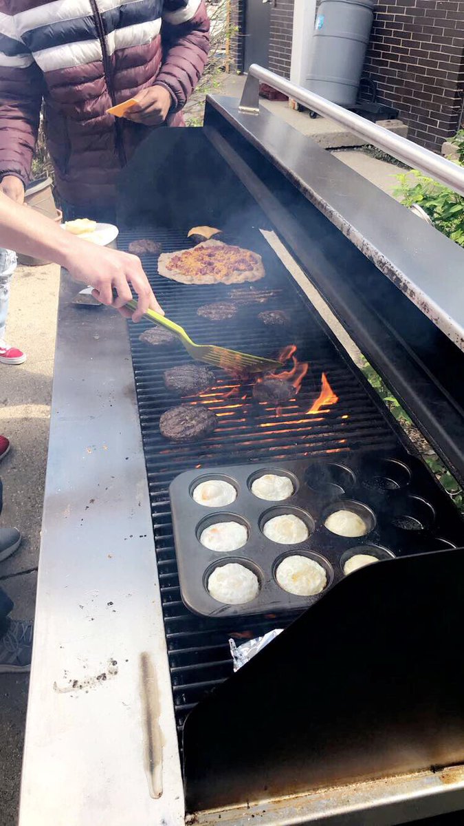 Jhhs_FCS's tweet photo. Foods 2 taking our Meat Unit outside to the grill! #homemadeburgers https://t.co/anr6HvVkFt