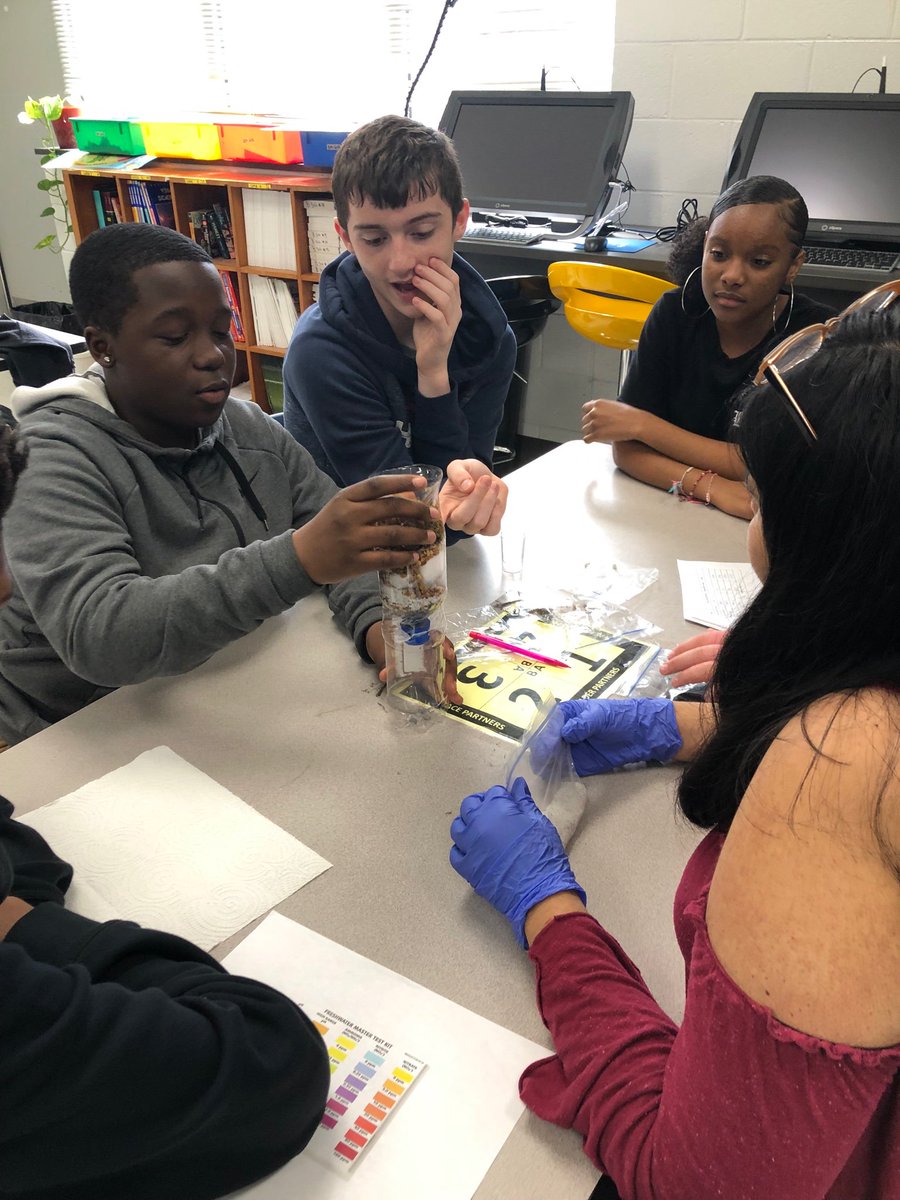 MHunter1964's tweet image. Thank you Linda Hargrove, UNC Charlotte and the William States Lee College of Engineering, for sharing your aquifer activities with our STEM Sharks!  #STEMSharksBYTE @shanieca_wilson @SmoovKris #STEMULATINGMINDS
