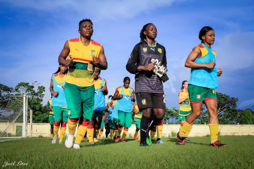 RadioSiantou's tweet photo. Des lionnes indomptables à l'entraînement ce vendredi et...en #puma https://t.co/0z3vScVrcP