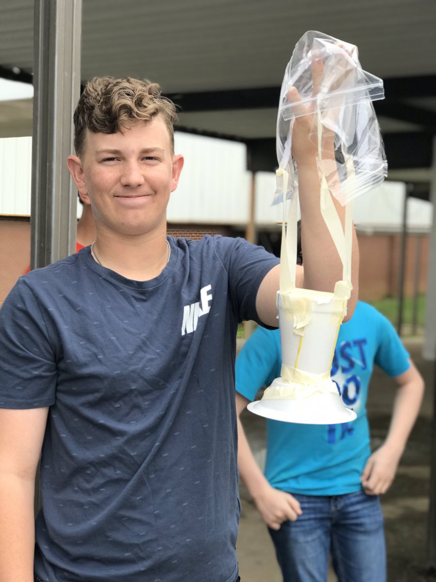 WhitneyBecker23's tweet image. The Egg Drop STEM Challenge was such a fun, engaging, end of the year activity. #bearsquad #AMSTIWorks #BeyondtheWorksheet @Lexington_Bears @AlabamaDeptofEd @amstiuna