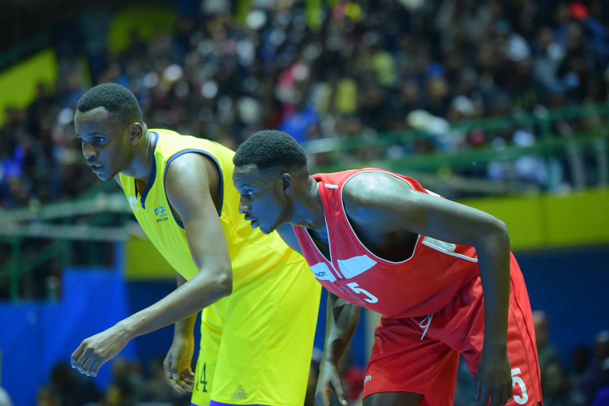 ferwabaRW's tweet photo. LIVE🔴 #IPKvsIPS 43-54 , @IPRC_Huye lead by 11 in 3rd Quarter over @IPRCKigali . 5Min to go! https://t.co/w7mGzN7LsV