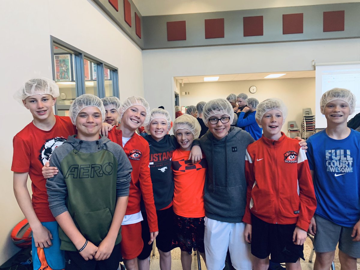 heatherevery's tweet photo. Packaging meals as part of their 7th grade World Peace day project! @DCGMS #MFTH #dcgexcellence https://t.co/Lx8jhUgJ4z