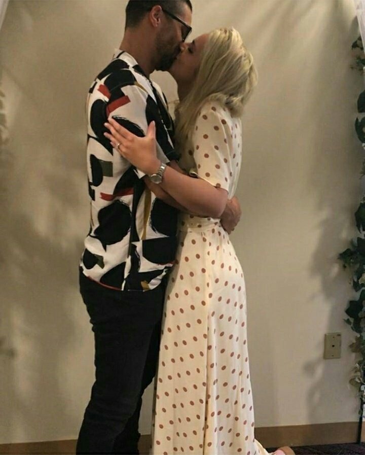 isabellatica124's tweet photo. Diosssss miooooo que emocion mas grande siento mi querida isa te vi crecer siempre seras mi pequeña te deseo que seas muuuuuuy muyyyyyyyyyy  feliz que dios te bendiga enormemente @Isacastillo7 te adorooooooooo 😍😊😊😊 https://t.co/xmGFmlkS0i