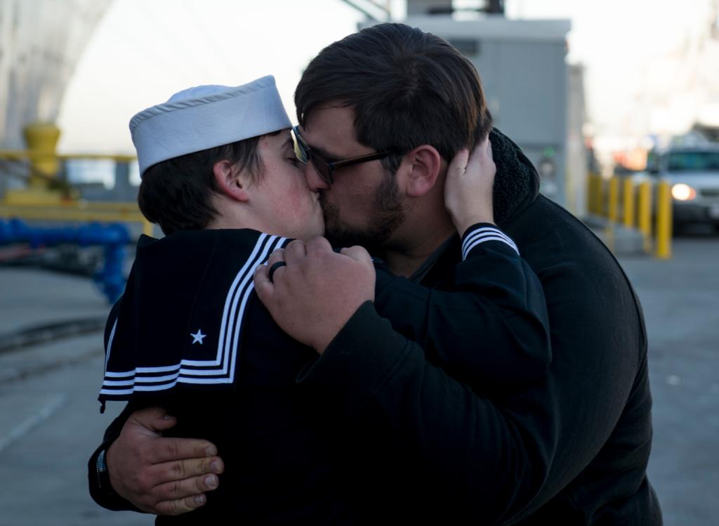 USNavy's tweet photo. Happy #MilitarySpouseAppreciationDay!  Thank you to all our #USNavy spouses for being a part of our Navy family and supporting their Sailor! https://t.co/EW7JG6Manv