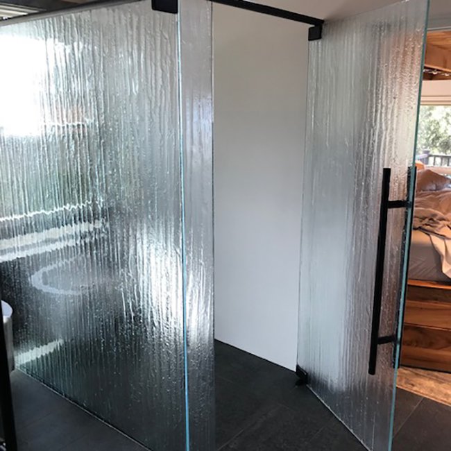CastGlassImages's tweet image. 🤩🚿🛀 Make your shower appear larger just by simply using frameless shower doors! You can keep it simple with plain glass or add some privacy with etched or cast glass panels to customize and make it your own
tags: #castglassimages #bathroomreno #bathroominspiration #remodeling