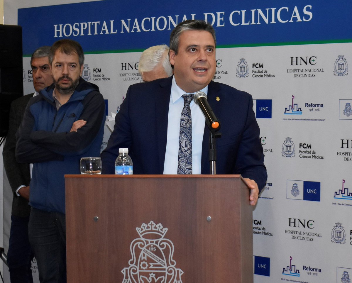 MedicasUNC's tweet photo. #NoticiasFCM
En el día de hoy tuvo lugar la III Jornada de Capacitación y Docencia en el Aula Magna del HNC; dando comienzo al encuentro el Decano de nuestra Facultad, @PizziRogelio, junto al Rector de la UNC, Dr. Hugo Juri y al Director de dicho Hospital.
https://t.co/KEKBJoecCJ https://t.co/hHyPwiQ9Od