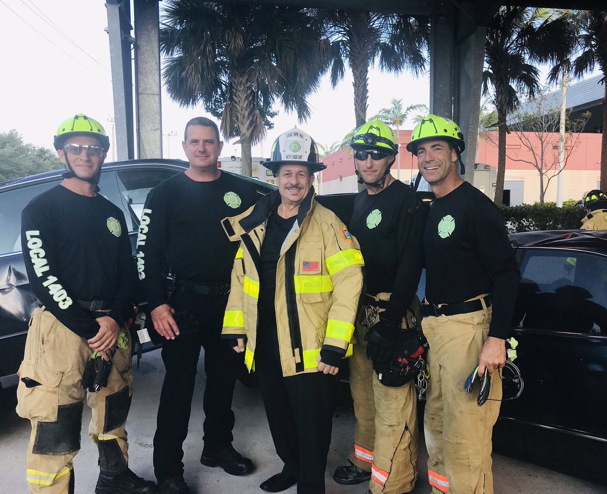 JosePepeDiaz305's tweet image. Great to join the Miami-Dade Fire Department at today’s #FireOps101 @MiamiDadeFire Rescue Training Center. The simulation shows the difficulties firefighters encounter when trying to save lives. #Local1403