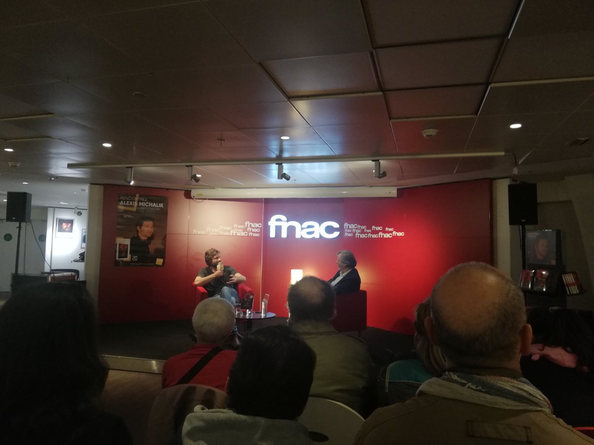 DeborahLonguet's tweet photo. #RencontreFnac Au théâtre c'est sur la durée que se joue un succès VS un film au bout de 2 mois c'est plié. https://t.co/Q9BNVacW9D