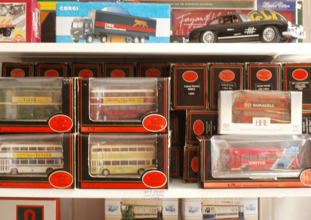 RAM_Toys's tweet photo. #HelloHerneBay #VintageToys @RAM_Toys #ExclusiveFirstEditions #EFE 1:76 scale #Diecast buses from £5 mint in their boxes. #BuyInTheBay at RAM Collectible Toys. https://t.co/yNIpYq6Kb6