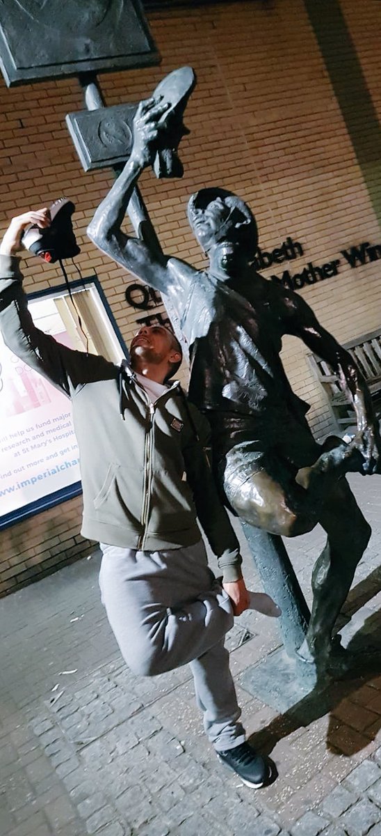 dannymagic10's tweet photo. @pyksta @SteveKeys66 @leScoob  So after the battle ended With Both parties danced out of their shoes
 
it finally dawned on me.. 

WHAT KIND OF FOOL AM I?? 🎶

As @DannyJohnJules would say
“IVE GOTTA BE ME” 🎶😸
#ThatsShowbiz #Bucky #Kmba #DanceToYourOwnRhythm #KeepOnKeepIngOn 🕺🏽 https://t.co/ScV8CkDEnM