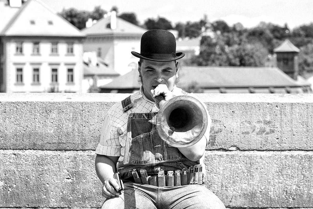 remeraphoto's tweet photo. Czech street singer
#czech #streetsinger https://t.co/TMmEpw5fGb