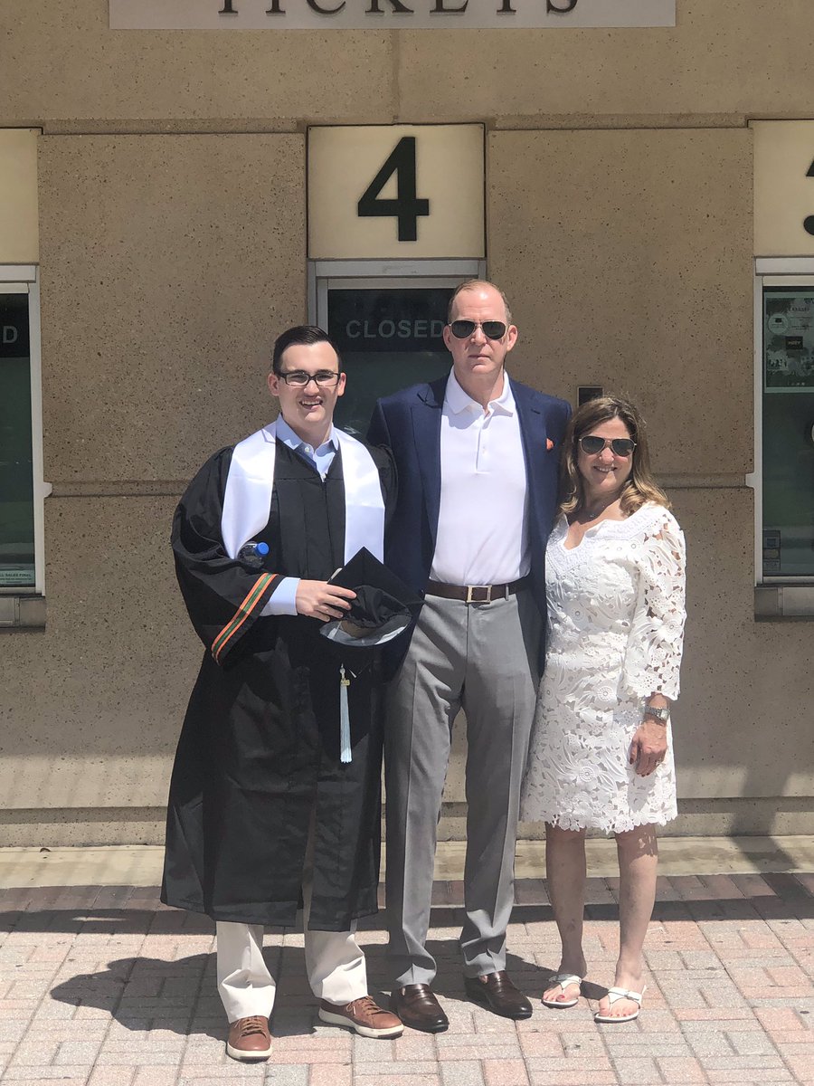 andrewrubenste3's tweet photo. #CaneGrad https://t.co/L2AsNWupgZ