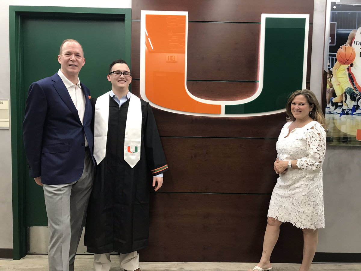andrewrubenste3's tweet photo. #CaneGrad https://t.co/L2AsNWupgZ