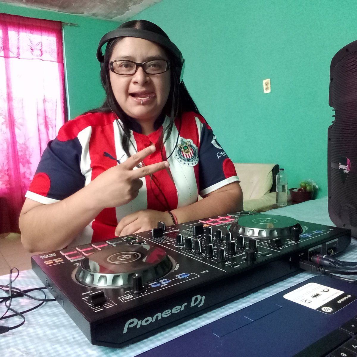 tanisbaute's tweet image. La vida es corta, vive tus sueños y comparte tu pasión.
#womandj #ddjrb #conybeatz #djset