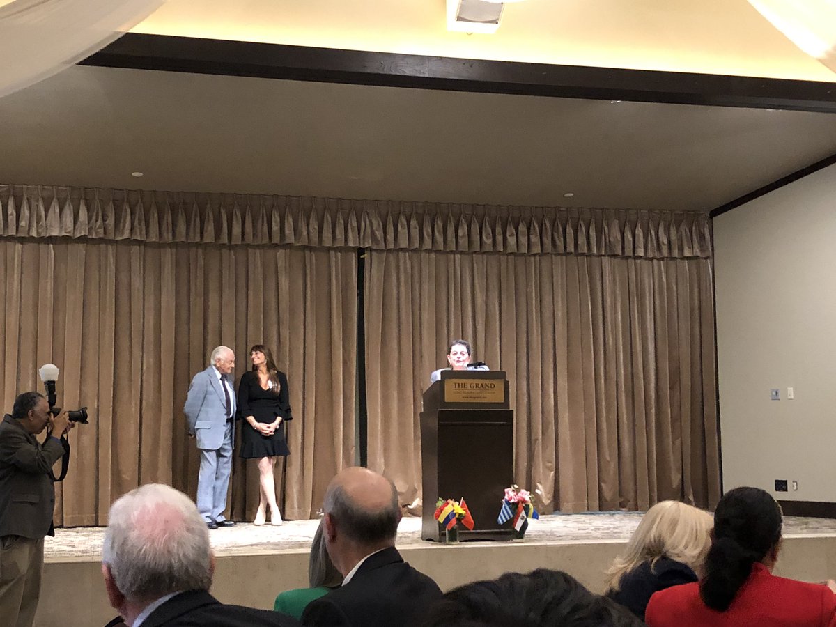 ATACarnetAmanda's tweet photo. @RoanokeTrade always honored to support @ForeignTrade_A and @LACBFFA and celebrate #Workdtardeweek! https://t.co/9bedOiPEGb