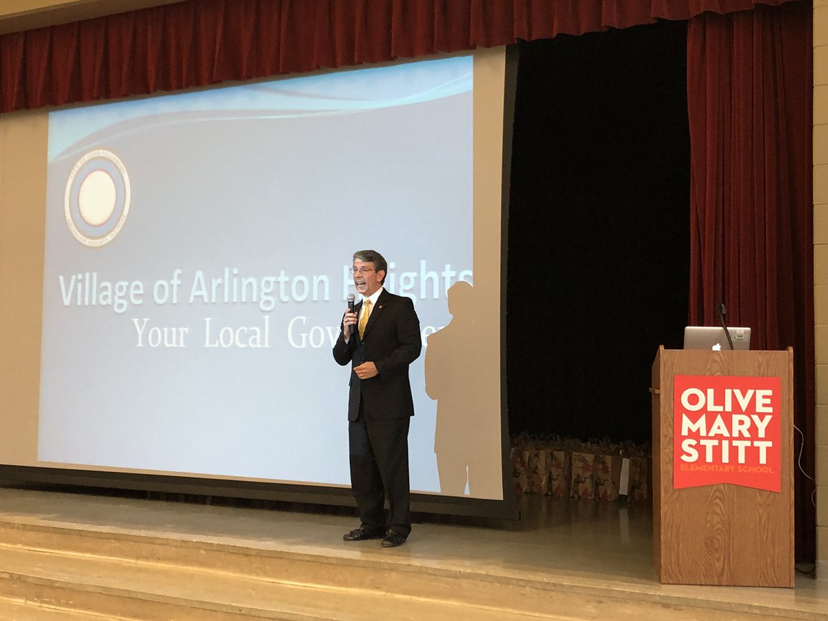 KusicielFourths's tweet photo. All @AHSD25Olive #fourthgraders had the distinct pleasure of learning about @ArlingtonHtsGov from Mayor Hayes. He explained that our village has a system of ☑️ & ⚖️ just like the 🇺🇸! Thank you for teaching us how citizens are the voice of our community! #omslearns @ahsd25 https://t.co/pjkcedHFlg