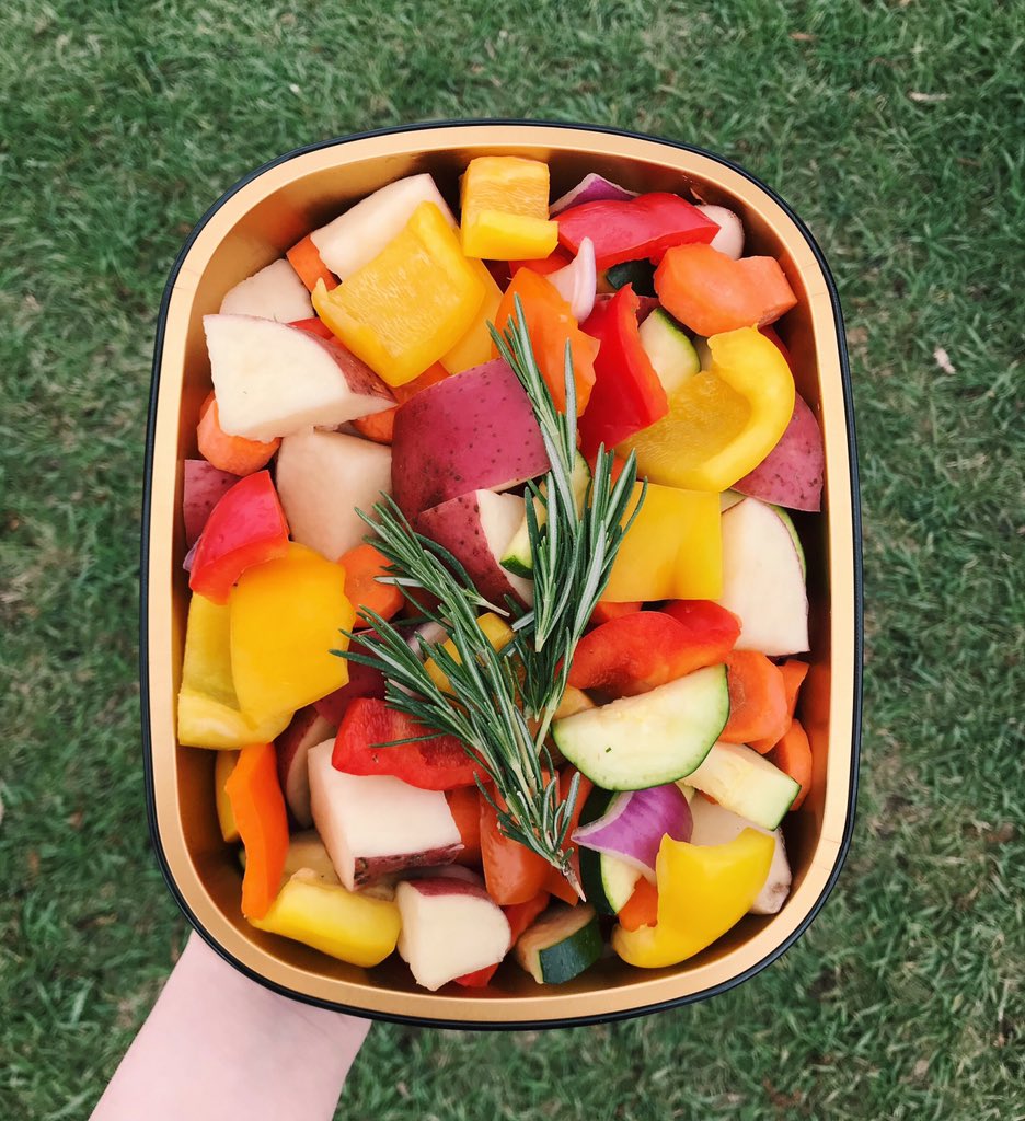 Any BBQ plans this weekend!? 
Our Summer Mixed Grill Vegetables pack is back🌽

#yyc #cherrypit #summeriscoming #vegetables #eattherainbow