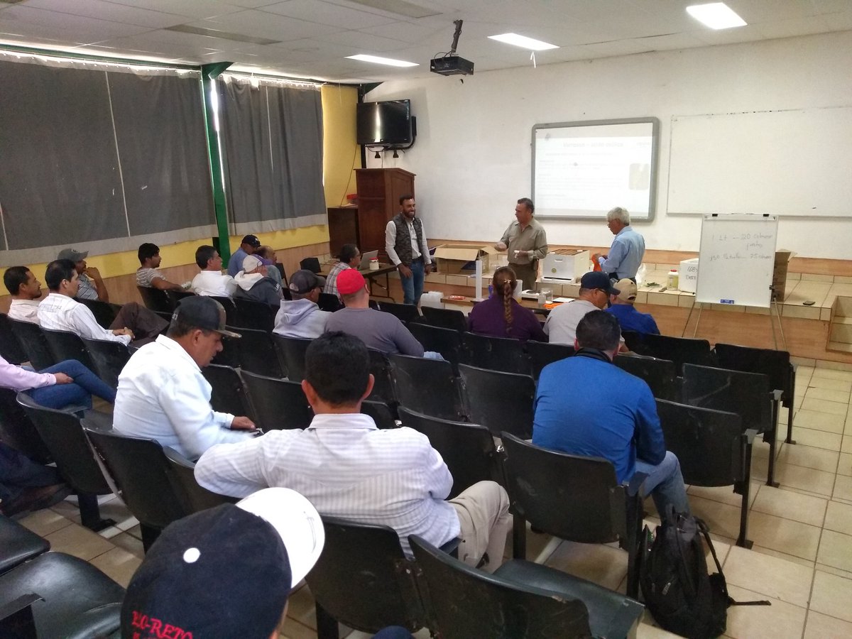 Realización del curso-taller denominado "Situación actual de la varroasis en Zacatecas - diagnóstico y control" impartido por personal del CEFOPP en instalaciones del CBTa No 88 de Ojocaliente, Zacatecas, dirigido a apicultores del DDR de Ojocaliente.