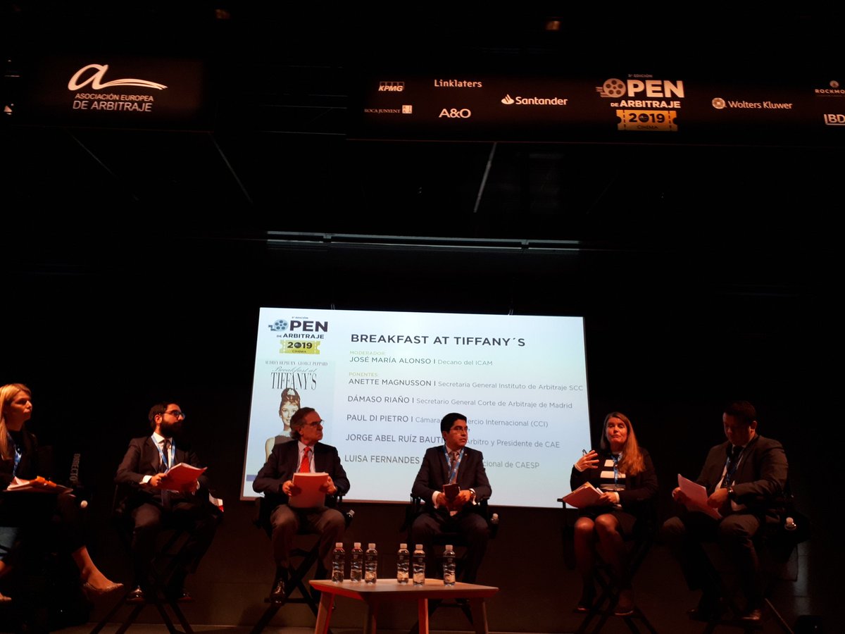 JavierJUgarte's tweet photo. @JM_AlonsoPuig Dean #MadridLawBar moderates debate during successful 5th. #ArbitrationOpen, organized by #EuropeanAssociation @JavierIscar, with representatives different #InterrnationalCourts París, Estocolmo, Sao Paolo, Lima and Madrid @CIAR_Global @becajover @C_Weissenberg https://t.co/dtwI70OUvk