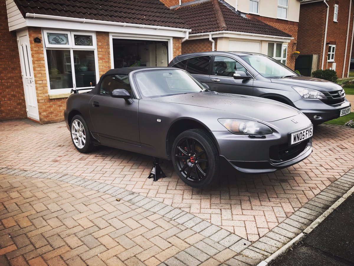 CalsAutoShow's tweet photo. Might just keep it two tone wheels 😂
#blackalloys #modifiedcar #s2000 #honda #vtec #japancar #ricer #diymods #tuning #carwrap #follow #gt #instacar #dailycar #fastcar https://t.co/xkgBn5TlFG