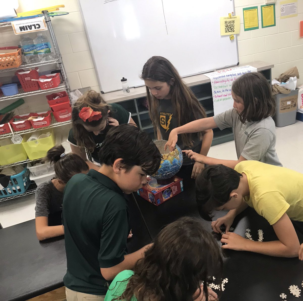 MsWillisScience's tweet image. Puzzle party over here! #puzzlefriday almost there!