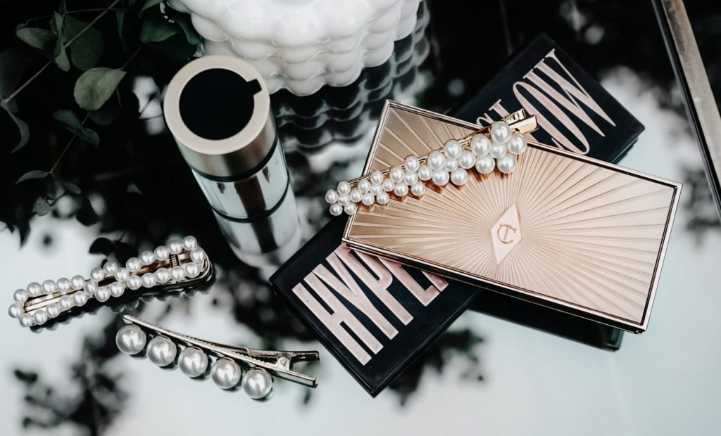 _thebrunettes_'s tweet photo. Themenwoche/ Meine liebsten Highlighter https://t.co/3LXbB04tF6 https://t.co/mcXZ9deFyv