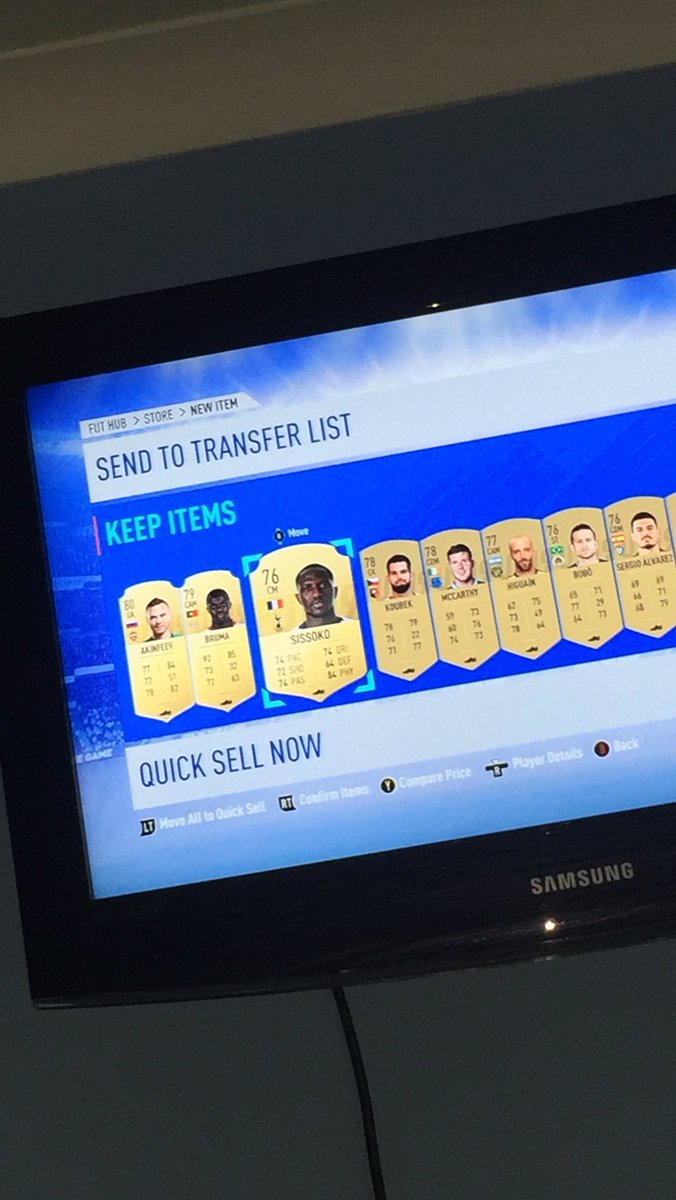 RyanFarrow574's tweet photo. @EASPORTSFIFA it is 6:06 why isn’t he a TOTS https://t.co/9WUDZUt4RP