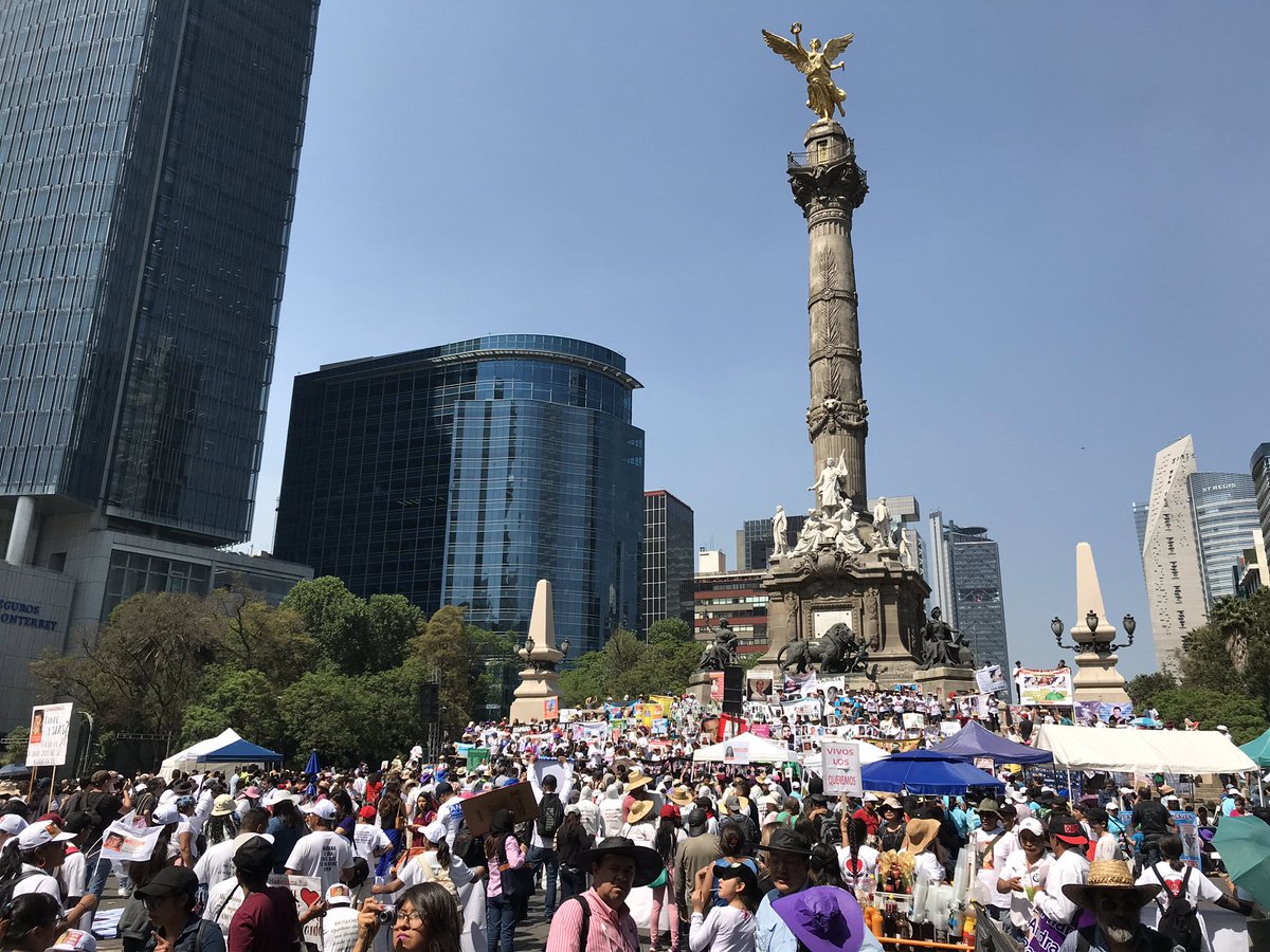 diegoluna_'s tweet image. Muy conmovedora la marcha en CDMX de madres que buscan a sus hijos e hijas.  #10DeMayo #HastaEncontrarles #IdentificaciónYa