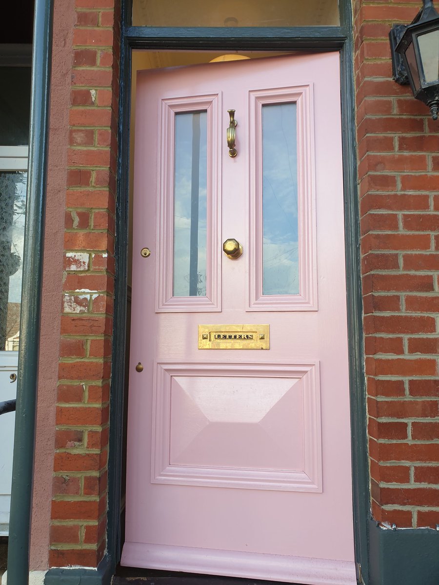 Do me and yourselves a favour <a href="/brexitparty_uk/">Reform Party UK</a>, don't darken my gorgeous doorstep with your hate again.