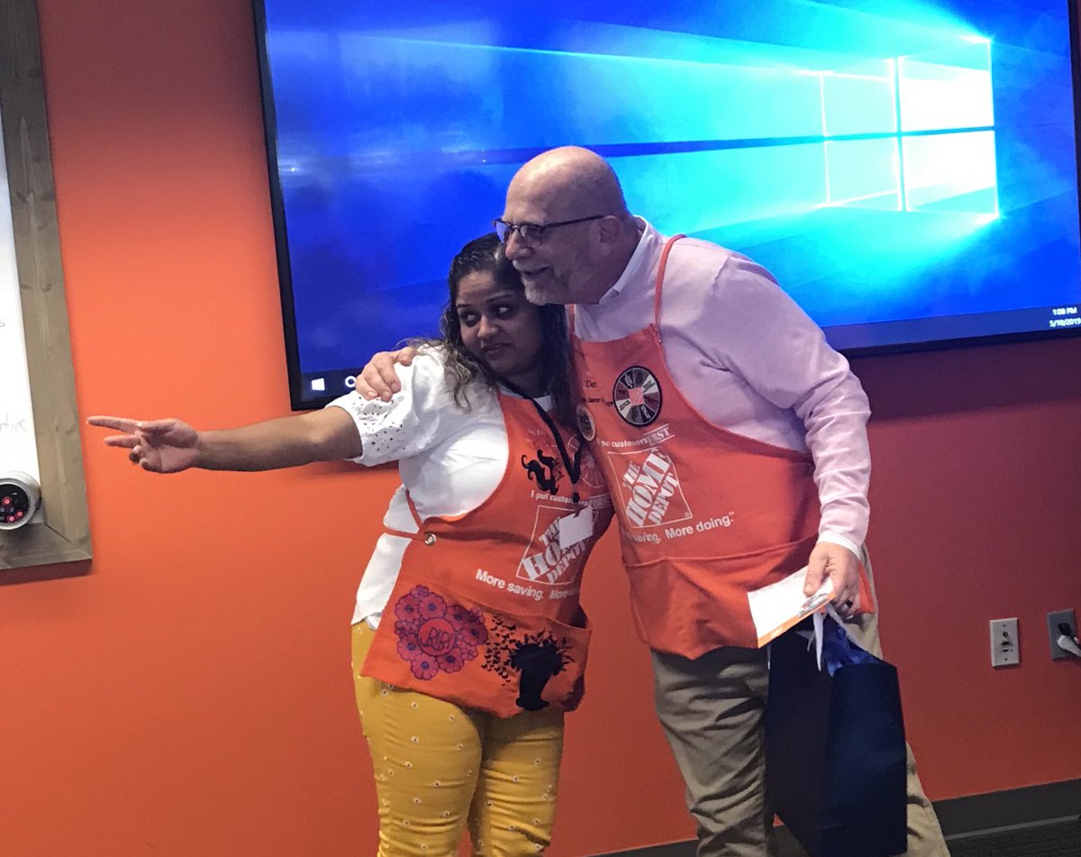 DeniseHR_THD's tweet photo. We have had a FANTASTIC week! Thank you @dlr758 from all of us  HR HDU class of 5/2019 ♥️ @KaleenA_HD @rick_thd @Travis0703 @Mcgalec99 @acbruning @sherisa22 @J_L_DRAPER @EricWal29158377 @Marcos_THD @HDMauriceHoward @cat_thanner @DonicaThd https://t.co/1iqBhzBBMb