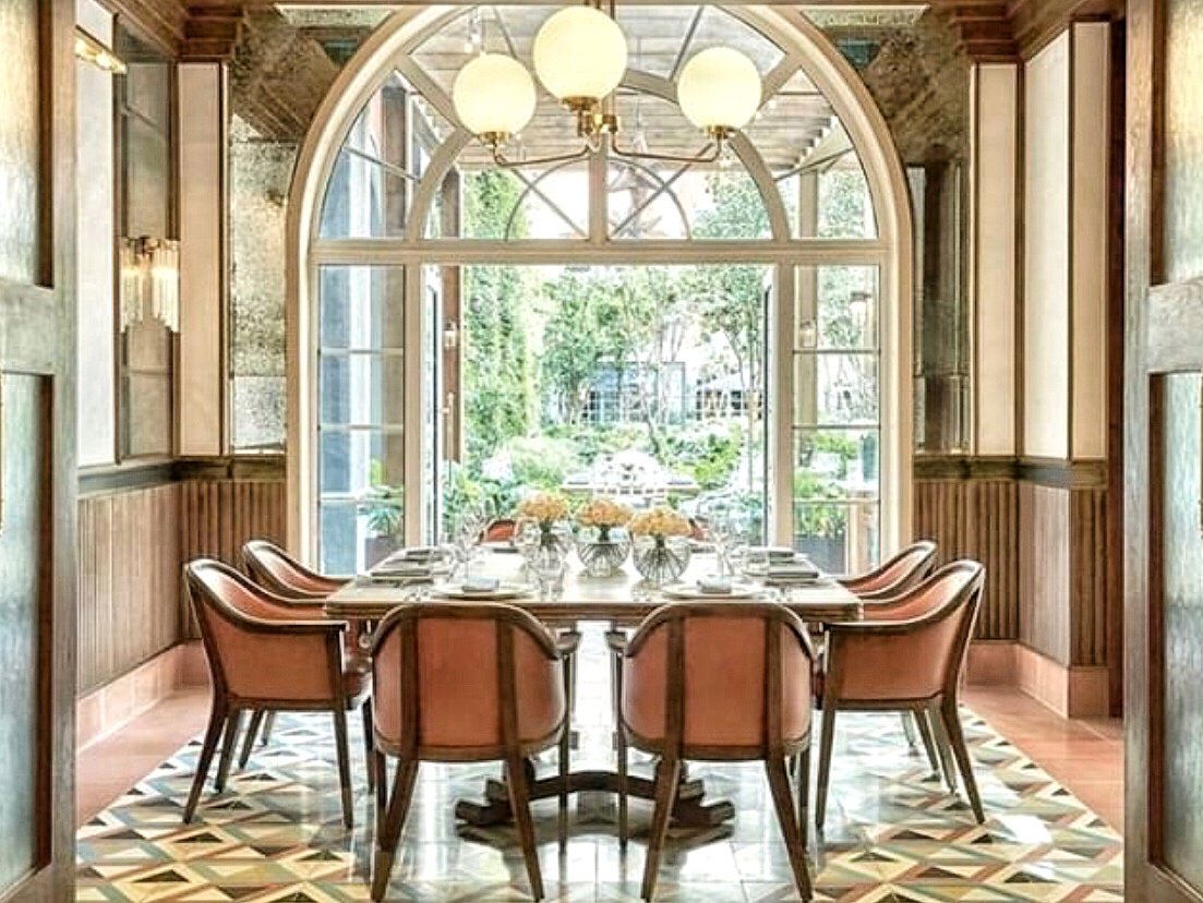 taraceagroup's tweet photo. 🔷 Enjoy a beautiful view of our courtyard from #Zanaya ’s private dinning room.
Reserve: (55) 52.30.18.18
#FSMexico #TaraceaFurniture #FridayMotivation design @MBDS_News Via @FSMexico https://t.co/Fpc9EOPczM https://t.co/3a5OeOLUEh