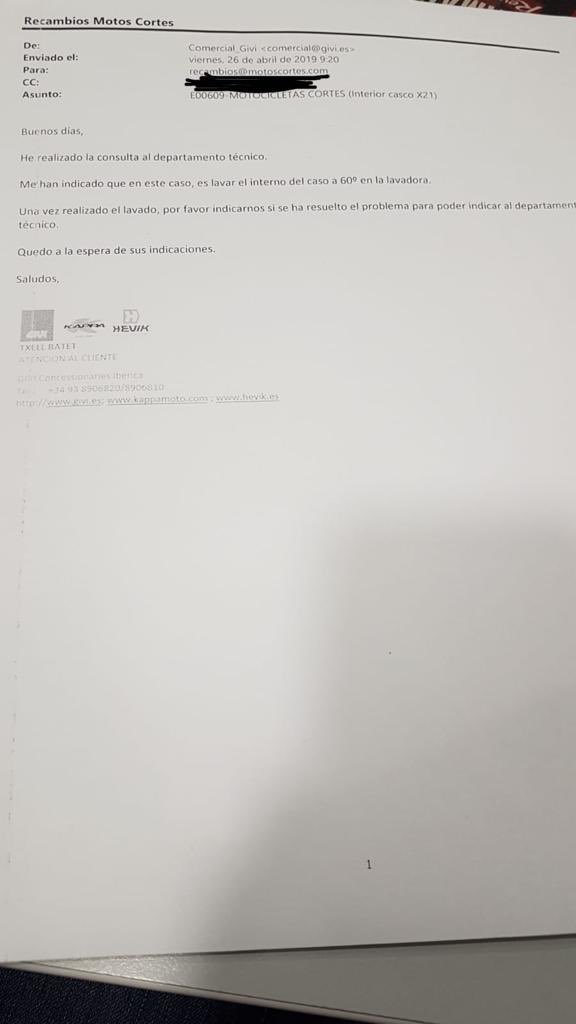 rmunzu's tweet photo. Después de 4 meses sin casco porque me mancha la cara, esta es la respuesta que me da @GIVIBarcelona. @consumidores https://t.co/ItTeCHBS7N